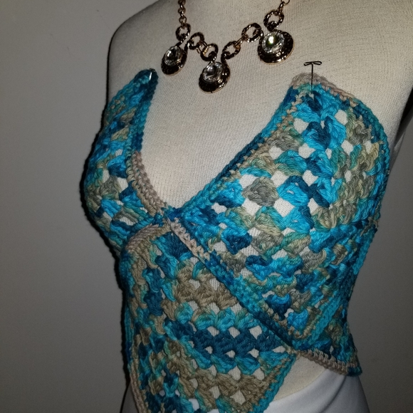 Cotton halter top - Picture 14 of 16